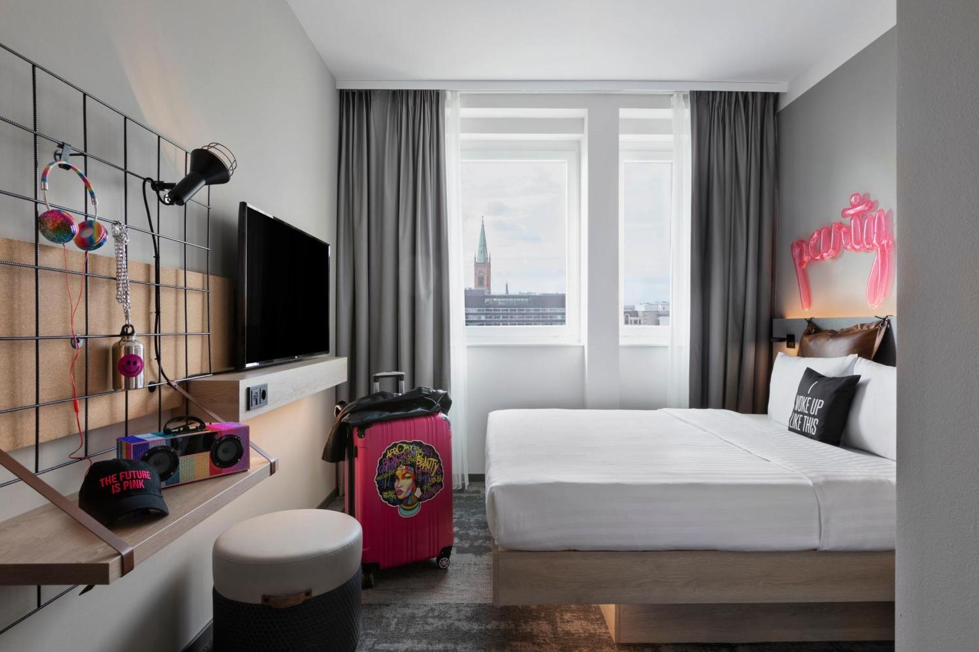 Moxy Duesseldorf City Exterior foto